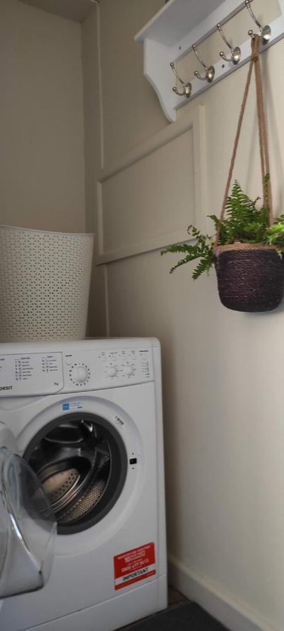 Appartement Garden Flat At The Infamous Piltdown Man Pub à Fletching Extérieur photo