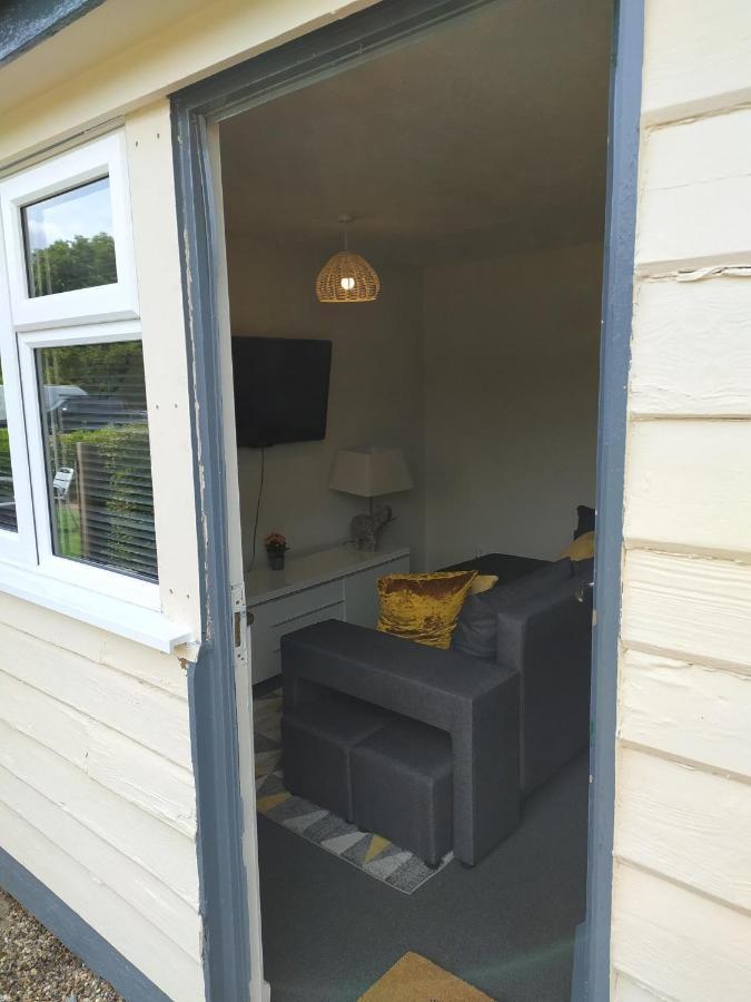 Appartement Garden Flat At The Infamous Piltdown Man Pub à Fletching Extérieur photo